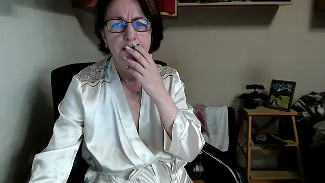 Snapshot of katemodel chatting on June 24, 6:12 am katemodel online show from June 24, 6:12 am