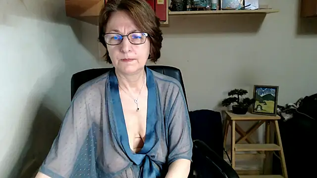 Snapshot of katemodel chatting on July 8, 5:23 am katemodel online show from July 8, 5:23 am