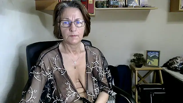 Snapshot of katemodel chatting on August 7, 4:25 am katemodel online show from August 7, 4:25 am