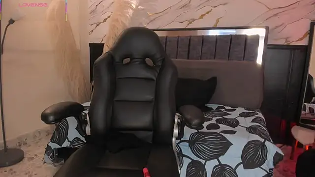 Snapshot of Zoe_dream_ chatting on February 9, 9:30 pm Zoe dream online show from February 9, 9:30 pm