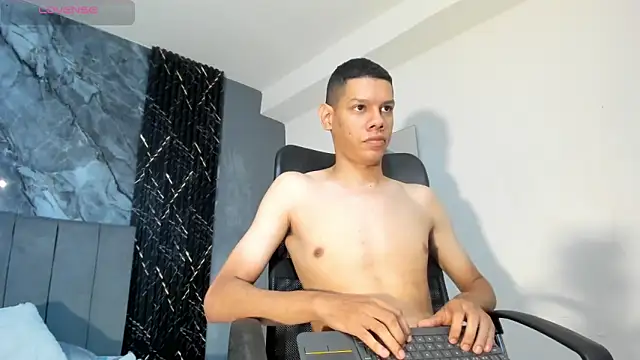 milo cruz  online show from February 14, 8:11 am