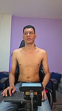 Snapshot of milo_cruz_ chatting on July 23, 1:09 pm milo cruz online show from July 23, 1:09 pm