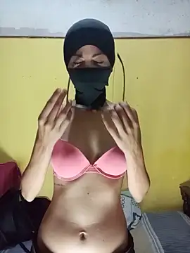 Snapshot of Lilijms97_ chatting on June 19, 3:44 am Lilijms97 online show from June 19, 3:44 am