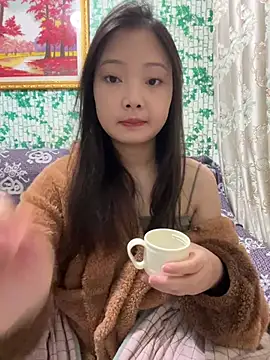 BIGBABYYEYE online show from March 15, 2:12 pm