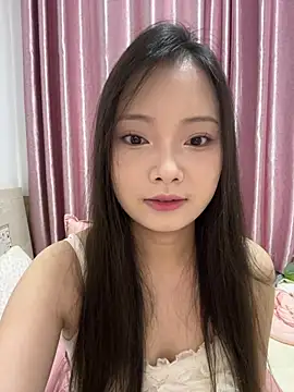 BIGBABYYEYE online show from June 26, 1:04 pm