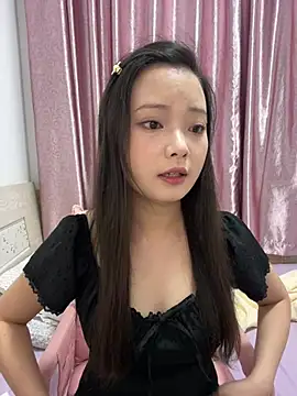 BIGBABYYEYE online show from July 7, 1:04 pm