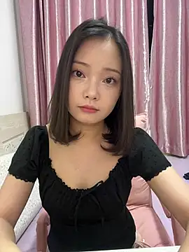 BIGBABYYEYE online show from July 31, 2:05 pm