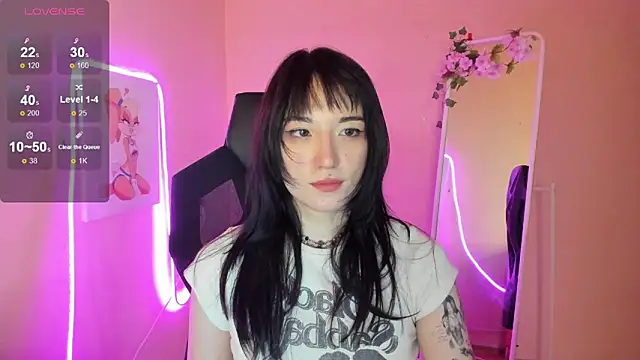 Snapshot of AliceeinWonderlanddd chatting on June 11, 2:11 am AliceeinWonderlanddd online show from June 11, 2:11 am