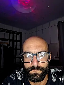 Snapshot of Robsonitj90 chatting on May 6, 11:21 pm Robsonitj90 online show from May 6, 11:21 pm
