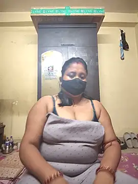 Snapshot of Curvy_Trisha chatting on May 29, 7:12 pm Curvy Trisha online show from May 29, 7:12 pm