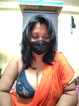Snapshot of Curvy_Trisha chatting on June 2, 7:49 pm Curvy Trisha online show from June 2, 7:49 pm