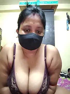 Snapshot of Curvy_Trisha chatting on June 18, 11:53 pm Curvy Trisha online show from June 18, 11:53 pm