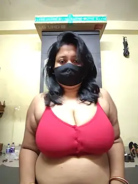 Snapshot of Curvy_Trisha chatting on June 19, 12:42 pm Curvy Trisha online show from June 19, 12:42 pm