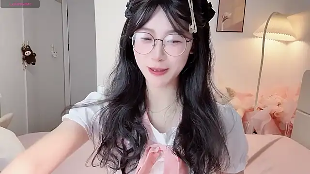 Snapshot of Luminous4173 chatting on July 17, 1:18 pm Luminous4173 online show from July 17, 1:18 pm