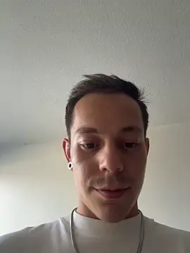 AxelMuller online show from February 27, 12:49 pm