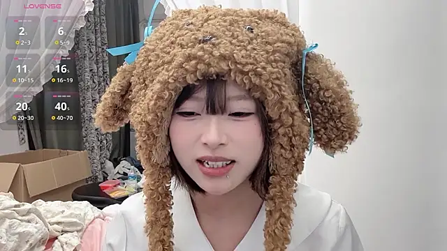 Snapshot of F-Yearn chatting on March 6, 12:23 pm F-Yearn online show from March 6, 12:23 pm