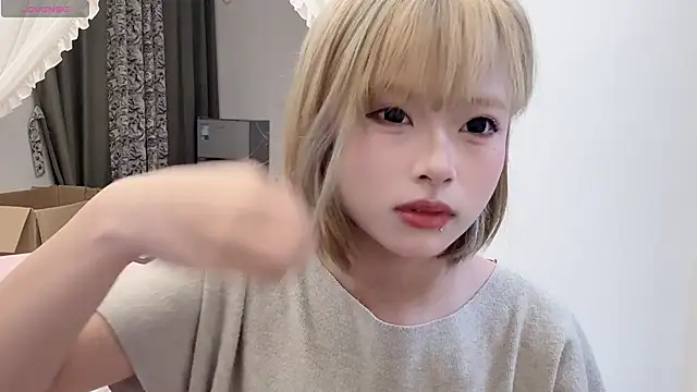 Snapshot of F-Yearn chatting on March 13, 12:56 pm F-Yearn online show from March 13, 12:56 pm