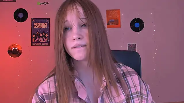 Snapshot of eira_mouse chatting on May 3, 8:42 am eira mouse online show from May 3, 8:42 am