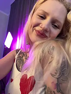 BlondeDoll  online show from March 19, 5:11 am