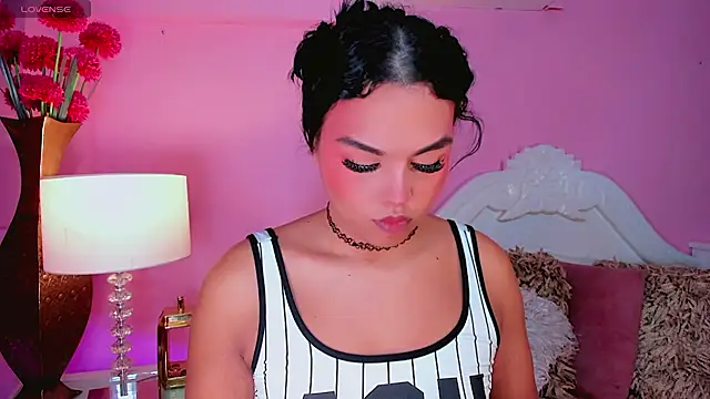 Snapshot of Maia_Hotts chatting on July 12, 8:55 pm Maia Hotts online show from July 12, 8:55 pm