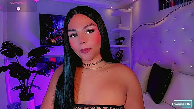 Snapshot of Maia_Hotts chatting on July 21, 8:00 pm Maia Hotts online show from July 21, 8:00 pm