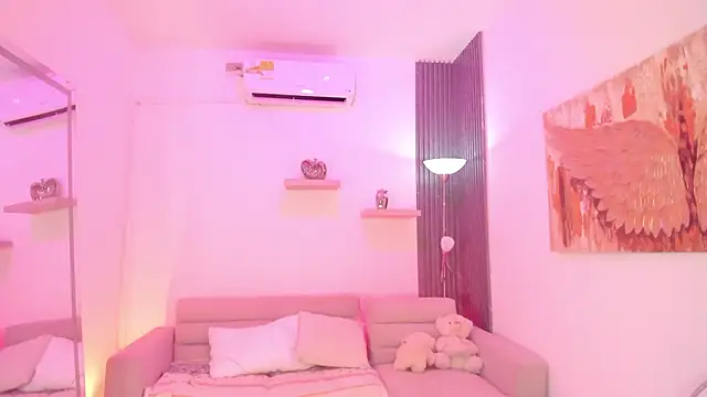 TAHIELA  online show from February 13, 10:44 am