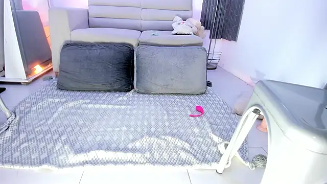 TAHIELA  online show from March 10, 7:46 am