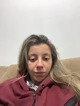 Snapshot of casal_uai chatting on June 9, 2:23 am casal uai online show from June 9, 2:23 am