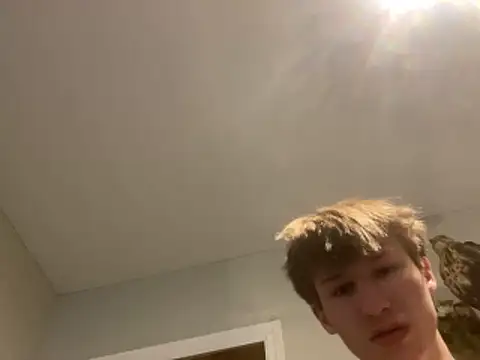 yourwhiteboy1 online show from March 5, 1:01 am