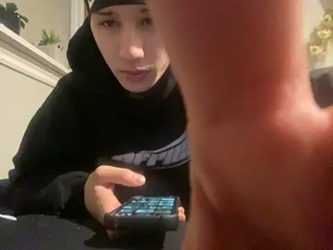 yourwhiteboy1 online show from March 20, 1:43 am