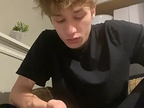 Snapshot of yourwhiteboy1 chatting on June 4, 2:28 am yourwhiteboy1 online show from June 4, 2:28 am