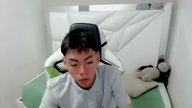 Liarr  online show from February 2, 7:56 pm