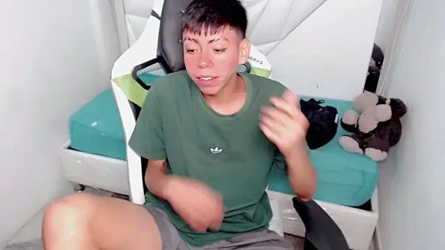 Liarr  online show from March 3, 8:04 pm