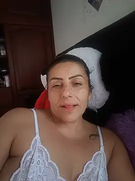 Snapshot of maynor_1998 chatting on July 8, 10:58 pm maynor 1998 online show from July 8, 10:58 pm