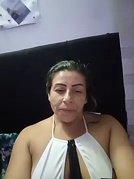 Snapshot of maynor_1998 chatting on July 29, 9:18 am maynor 1998 online show from July 29, 9:18 am