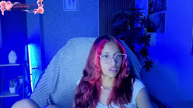 Snapshot of saphire_ chatting on May 28, 3:31 pm saphire online show from May 28, 3:31 pm