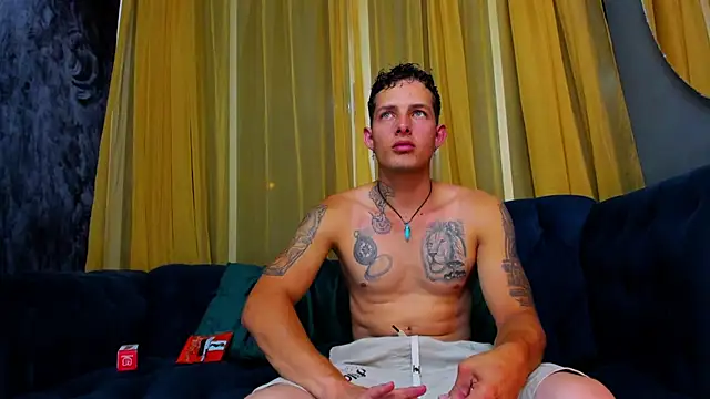 Snapshot of _angel_rivera chatting on February 4, 1:11 am angel rivera online show from February 4, 1:11 am