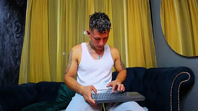 Snapshot of _angel_rivera chatting on February 24, 11:36 pm angel rivera online show from February 24, 11:36 pm