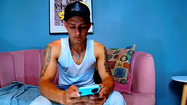 Snapshot of _angel_rivera chatting on March 13, 11:33 pm angel rivera online show from March 13, 11:33 pm