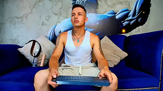 Snapshot of _angel_rivera chatting on April 14, 6:36 pm angel rivera online show from April 14, 6:36 pm