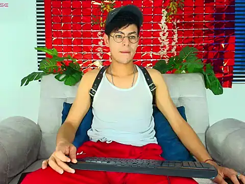 ThiiagoSaeenz online show from February 17, 2:46 pm