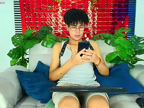 ThiiagoSaeenz online show from February 23, 3:31 pm