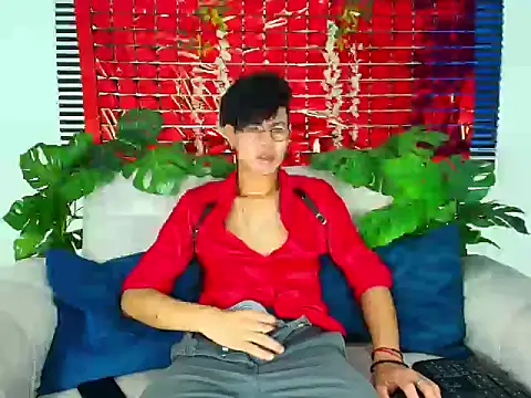 ThiiagoSaeenz online show from February 25, 3:54 pm