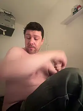 Snapshot of GabEthier chatting on May 20, 9:54 pm GabEthier online show from May 20, 9:54 pm