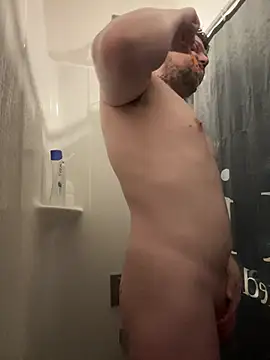 Snapshot of GabEthier chatting on June 4, 5:24 am GabEthier online show from June 4, 5:24 am