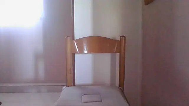 Snapshot of YoungforOld32 chatting on July 1, 7:32 am YoungforOld32 online show from July 1, 7:32 am