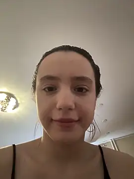 MiaTee online show from March 1, 2:02 am