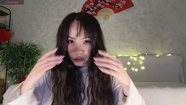 saya li11 online show from February 28, 7:26 pm