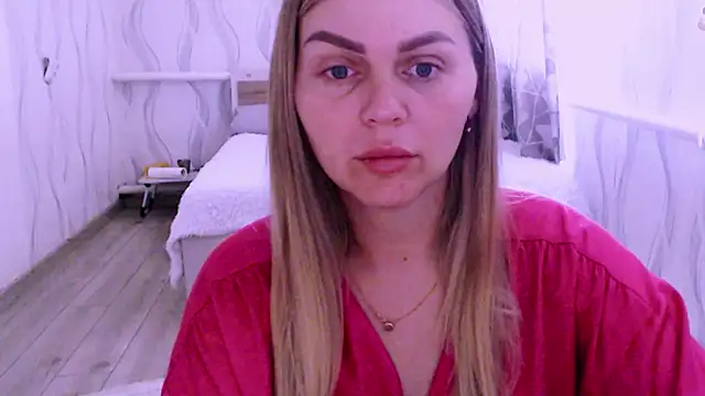 Snapshot of MagicKatarina_ chatting on June 23, 6:11 am MagicKatarina online show from June 23, 6:11 am