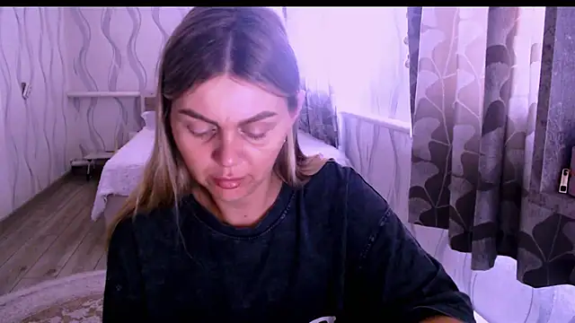 Snapshot of MagicKatarina_ chatting on July 14, 6:07 am MagicKatarina online show from July 14, 6:07 am